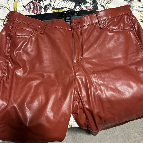 NWOT TORRID sz 18s brown pleather pants - Picture 4 of 7